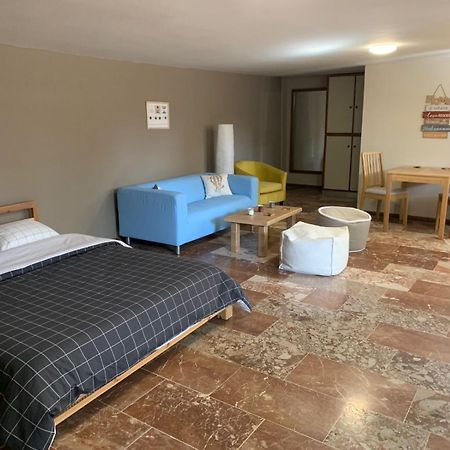 Zoes Place Apartment Artemida  Ngoại thất bức ảnh