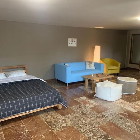 Zoes Place Apartment Artemida  Ngoại thất bức ảnh