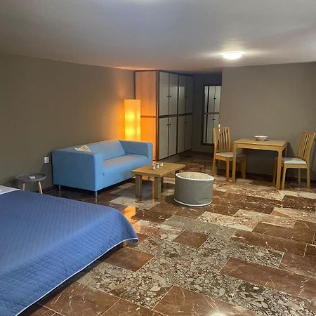 Zoes Place Apartment Artemida  Ngoại thất bức ảnh