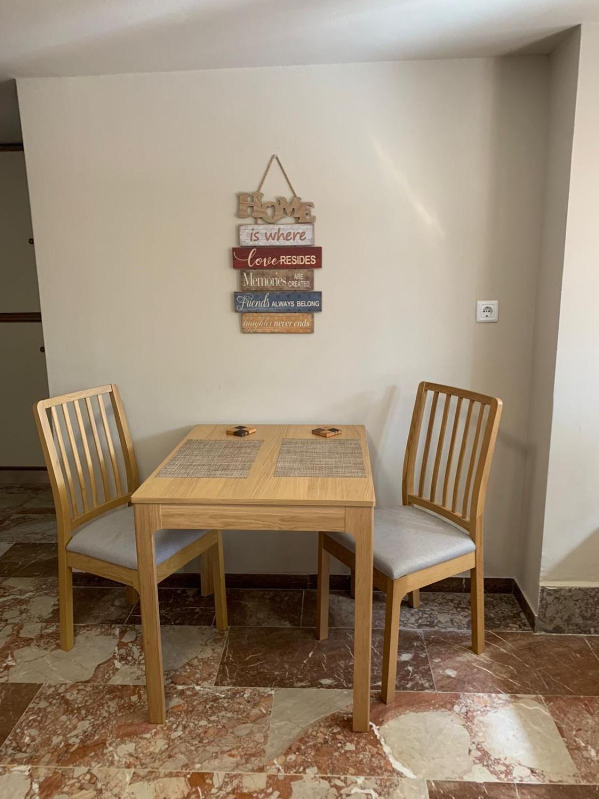 Zoes Place Apartment Artemida  Ngoại thất bức ảnh