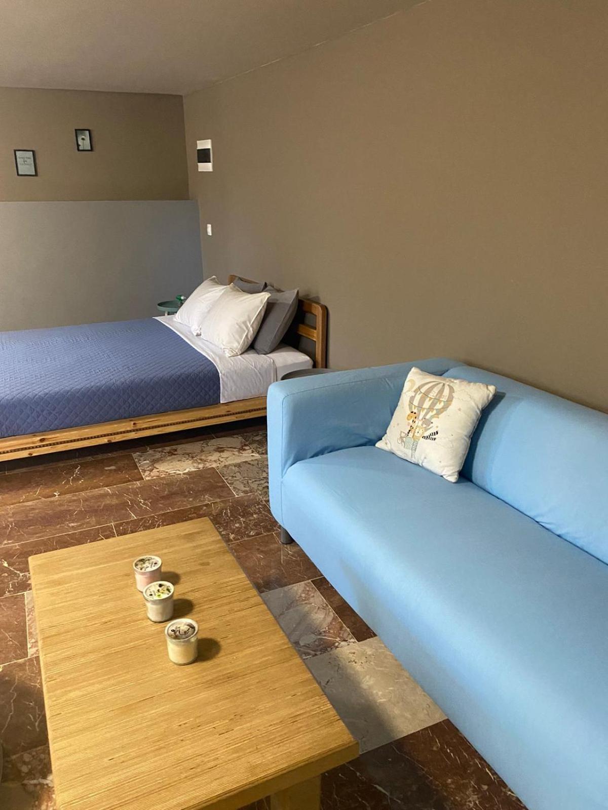 Zoes Place Apartment Artemida  Ngoại thất bức ảnh
