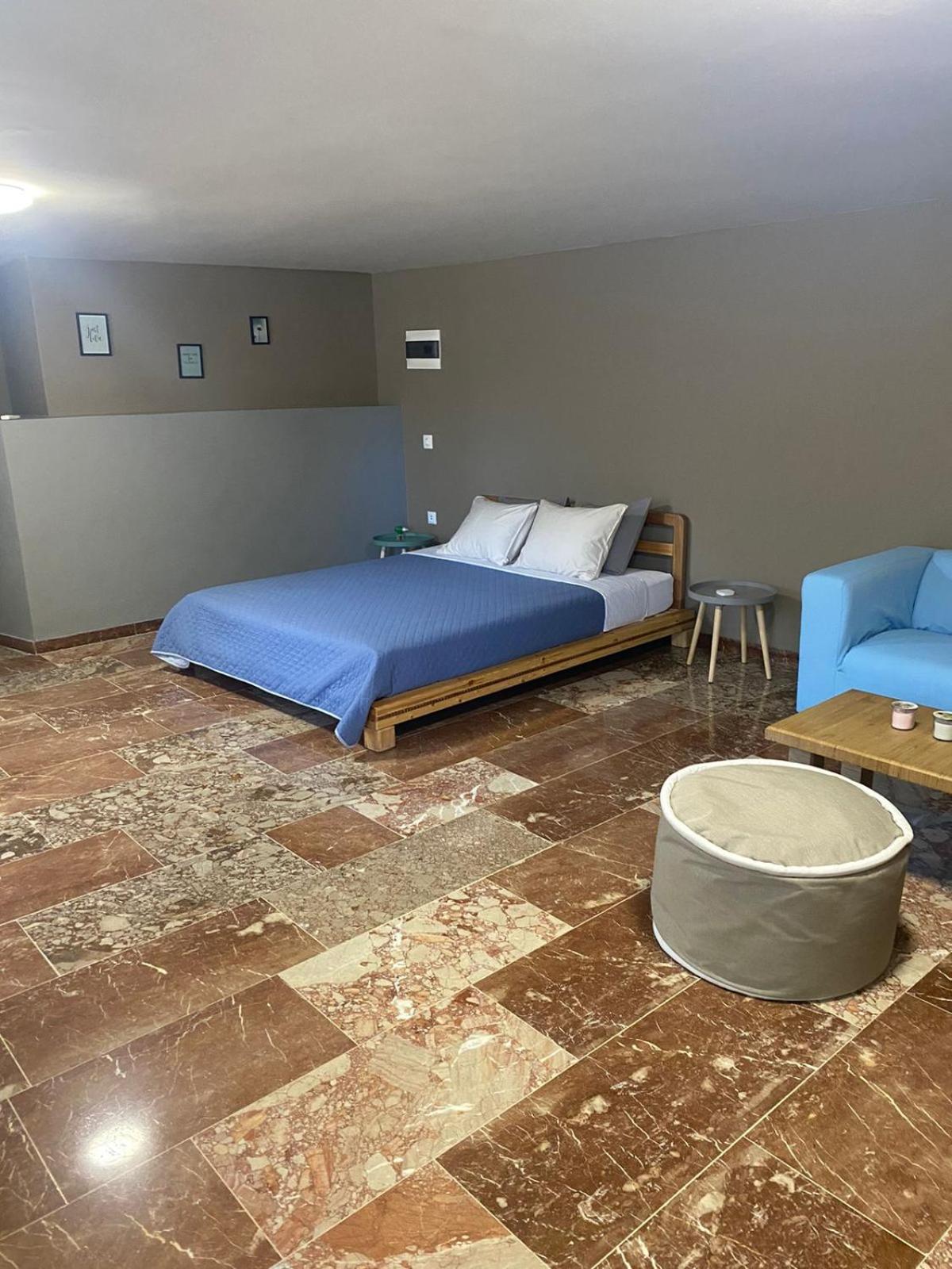 Zoes Place Apartment Artemida  Ngoại thất bức ảnh