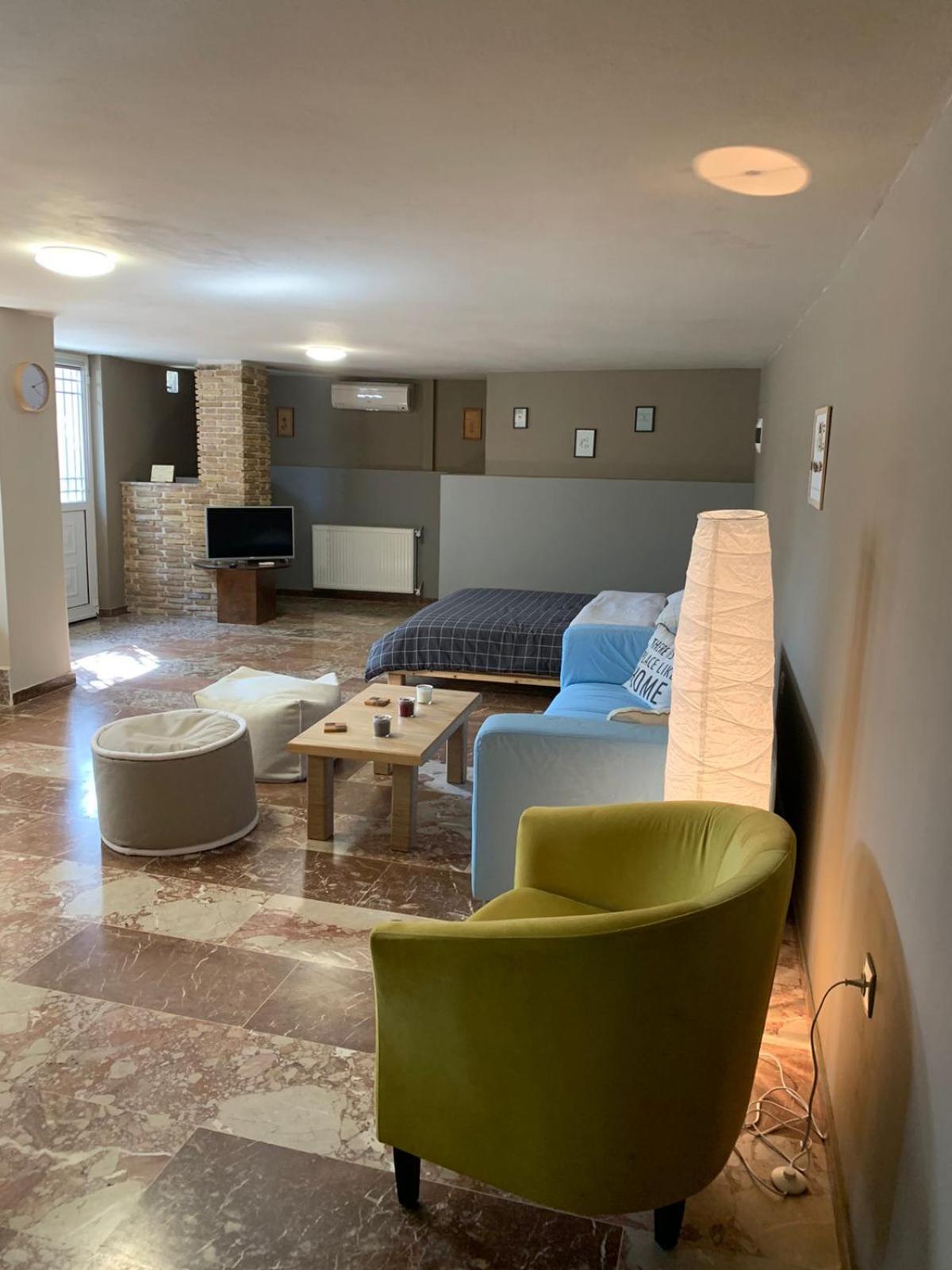 Zoes Place Apartment Artemida  Ngoại thất bức ảnh