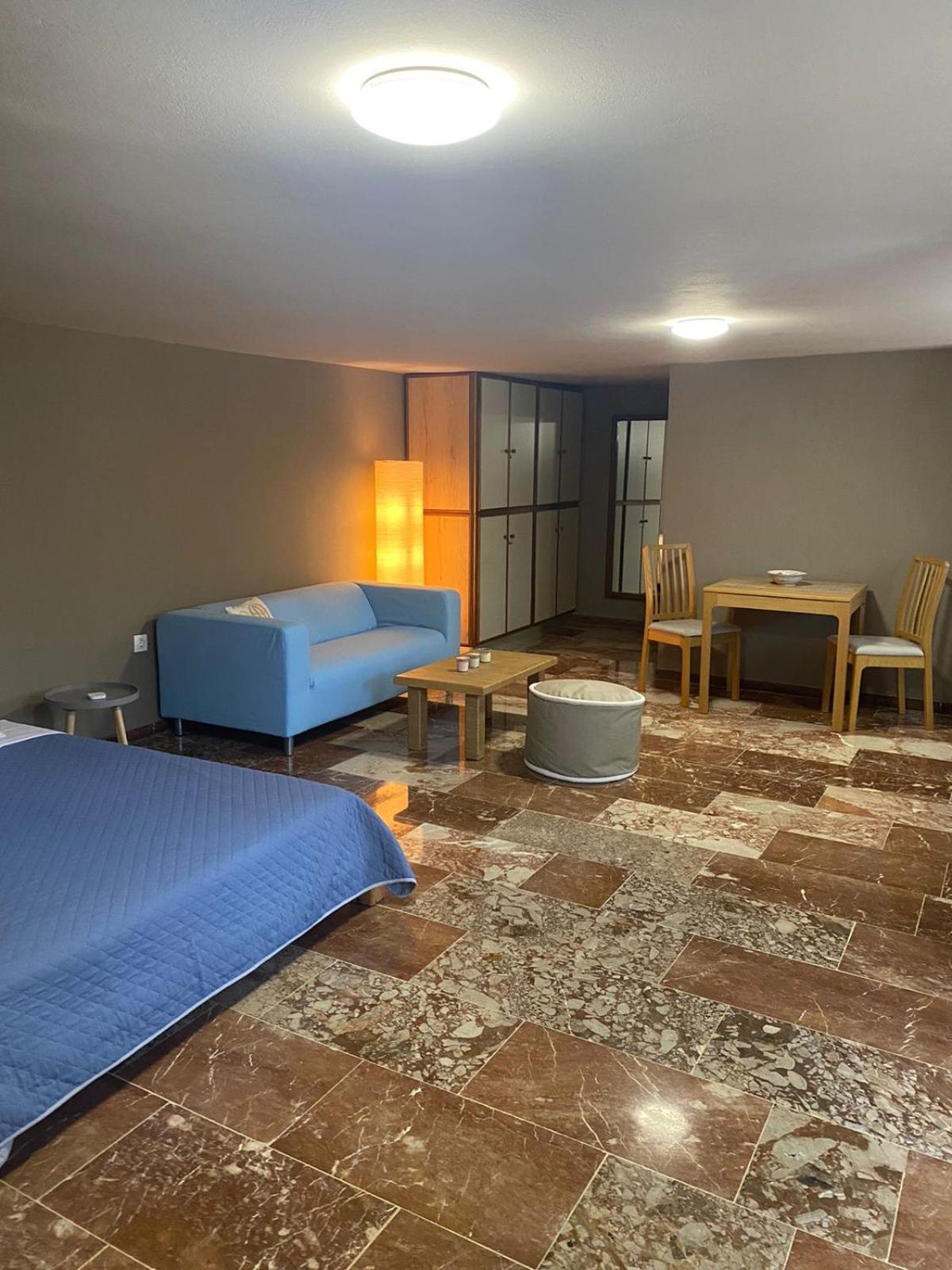 Zoes Place Apartment Artemida  Ngoại thất bức ảnh