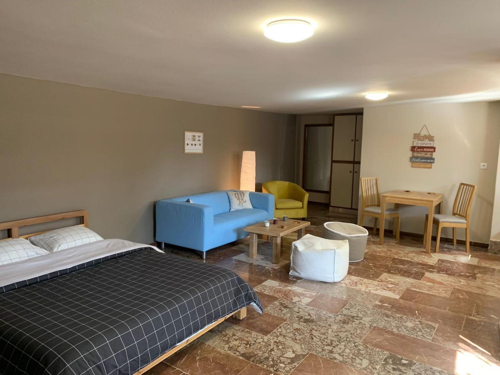 Zoes Place Apartment Artemida  Ngoại thất bức ảnh
