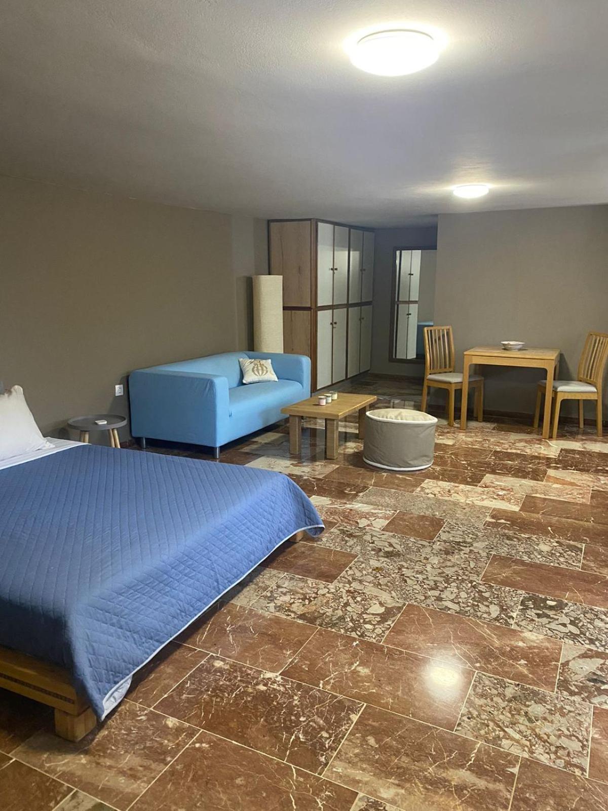Zoes Place Apartment Artemida  Ngoại thất bức ảnh