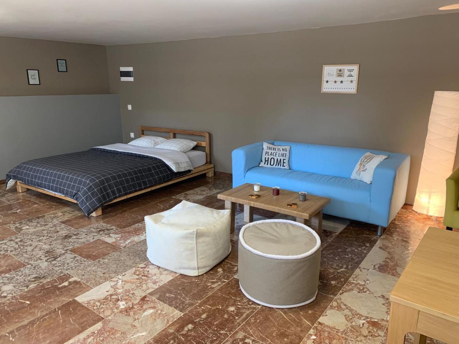 Zoes Place Apartment Artemida  Ngoại thất bức ảnh